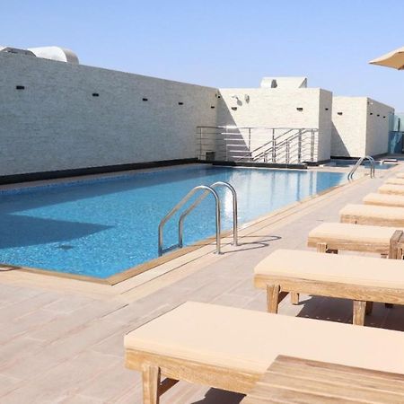 Al Riyadh Hotel Apartments Абу Даби Екстериор снимка
