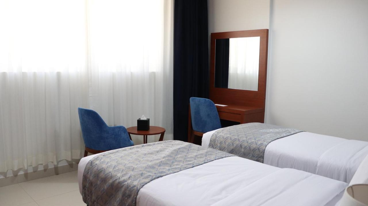 Al Riyadh Hotel Apartments Абу Даби Екстериор снимка