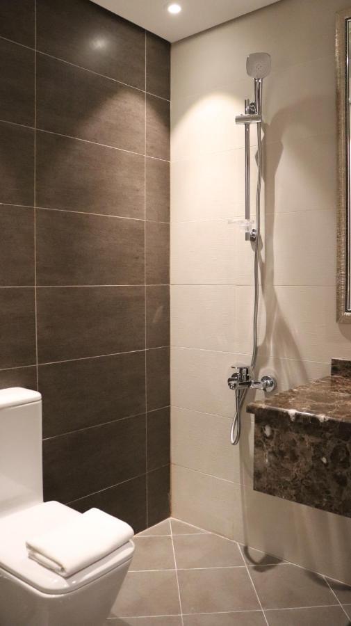 Al Riyadh Hotel Apartments Абу Даби Екстериор снимка