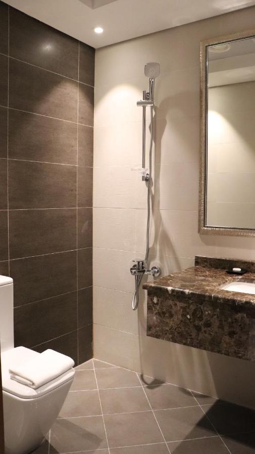 Al Riyadh Hotel Apartments Абу Даби Екстериор снимка